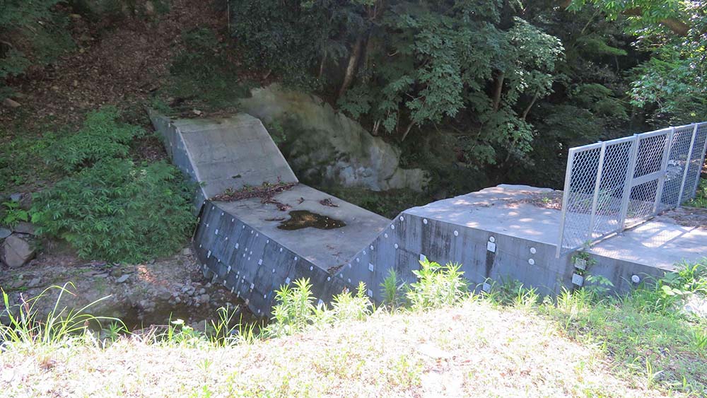 県内事例がない中で補強工法を選定