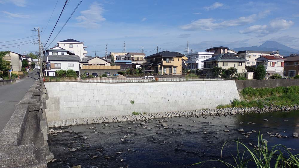 必要な資料確認と実際の現場確認