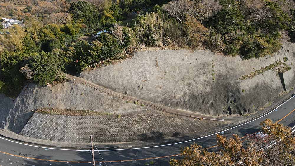 吹付表面と背面の状態で健全度評価